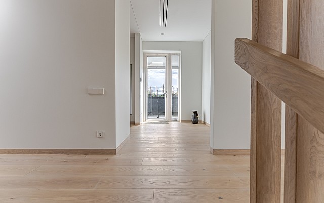 Floating vs Glued-Down Wood Floors: Pros, Cons and Common Myths